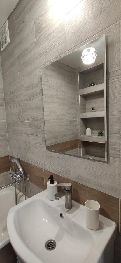 Large Apartment Near The Airport And City Center Chisinau Exterior foto