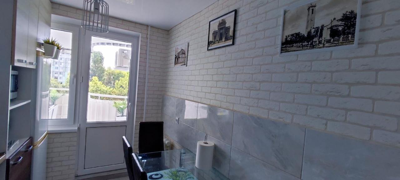 Large Apartment Near The Airport And City Center Chisinau Exterior foto