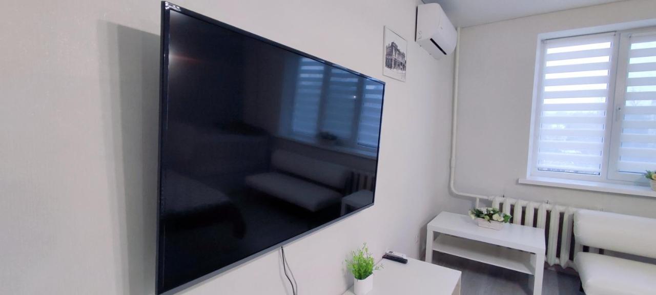 Large Apartment Near The Airport And City Center Chisinau Exterior foto