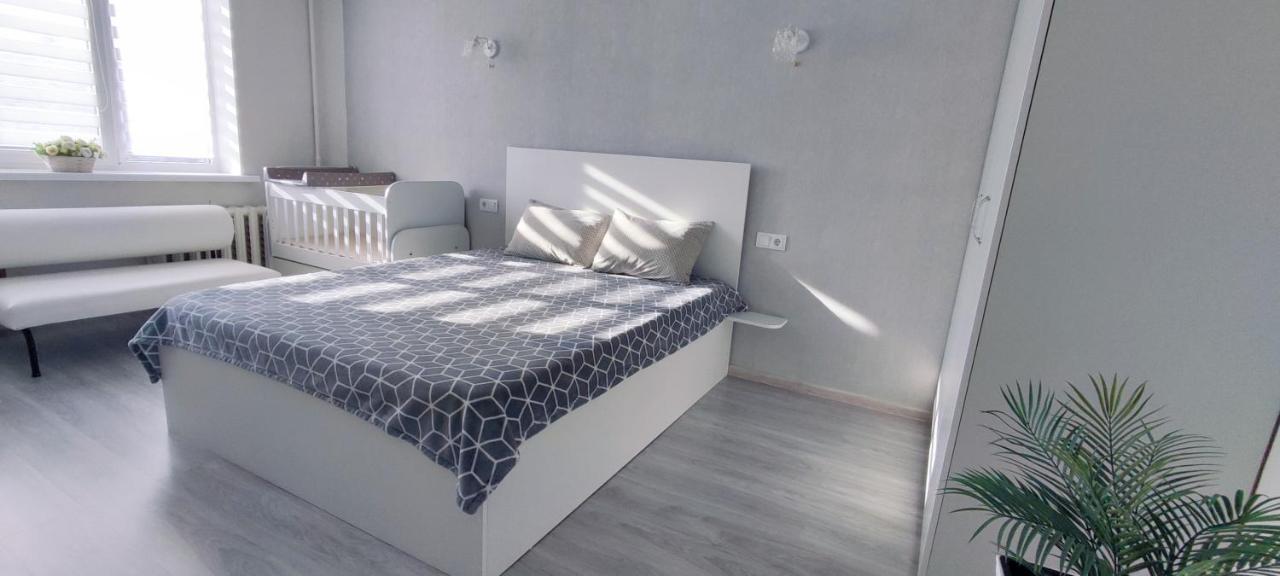 Large Apartment Near The Airport And City Center Chisinau Exterior foto